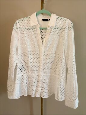 Carlisle Collection White Eyelet Button-Front Shirt